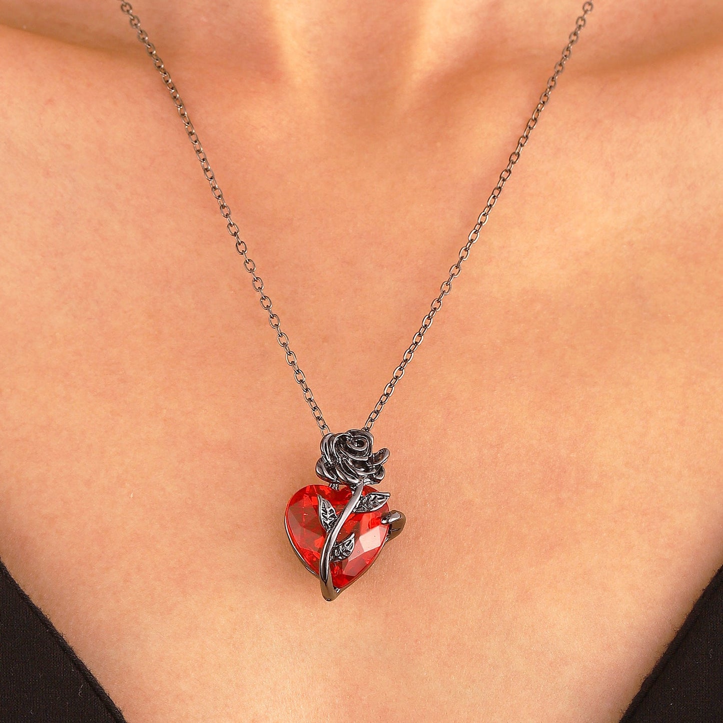 Punk Rose Love Necklace – Heart-Shaped Clavicle Chain Pendant for Valentine’s Day CJ