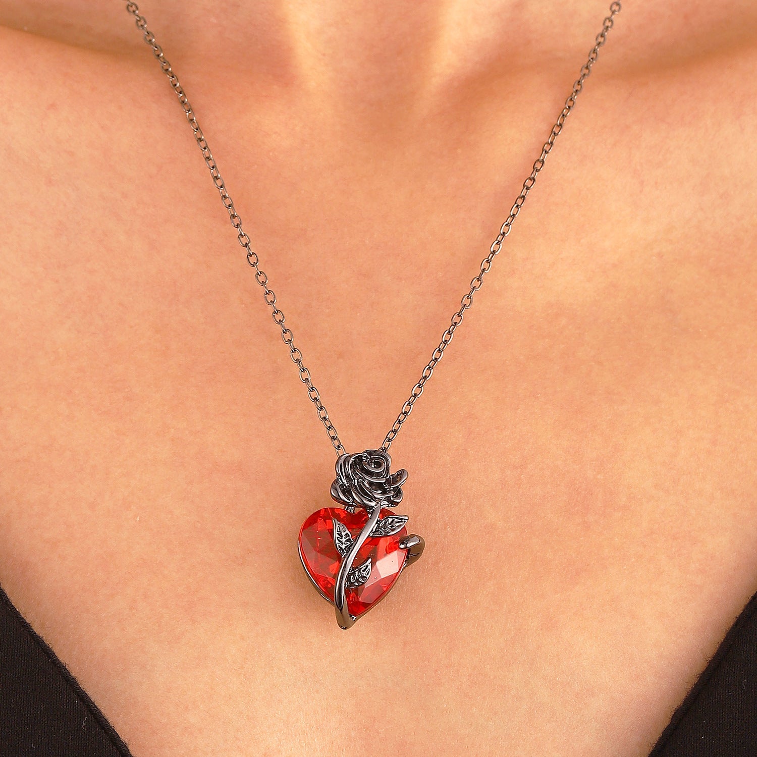 Punk Rose Love Necklace – Heart-Shaped Clavicle Chain Pendant for Valentine’s Day CJ