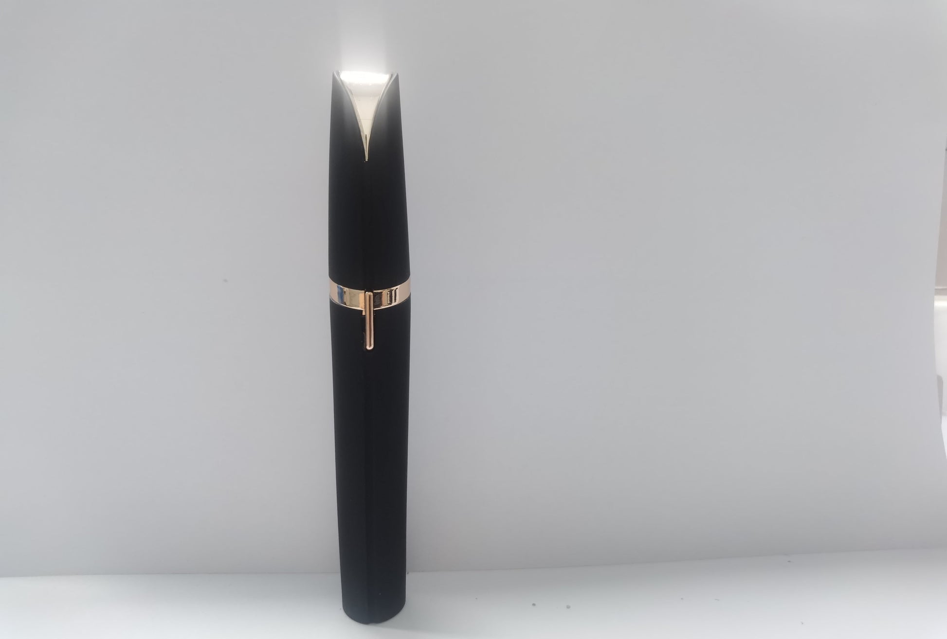 Electric Eyebrow Trimmer – Painless Hair Remover with LED Light CJ